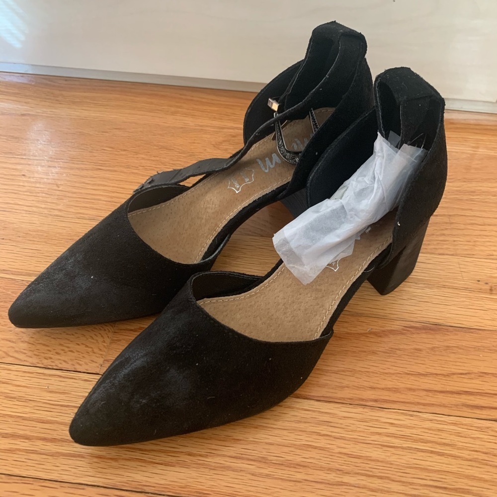 Pointed toe heel!